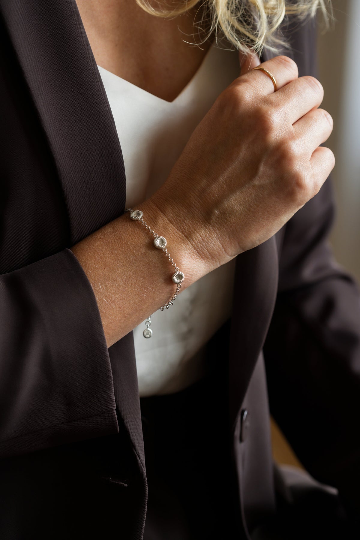 Knappkorall multi-armband i silver – present till 40-, 50- och 60-årsdagen