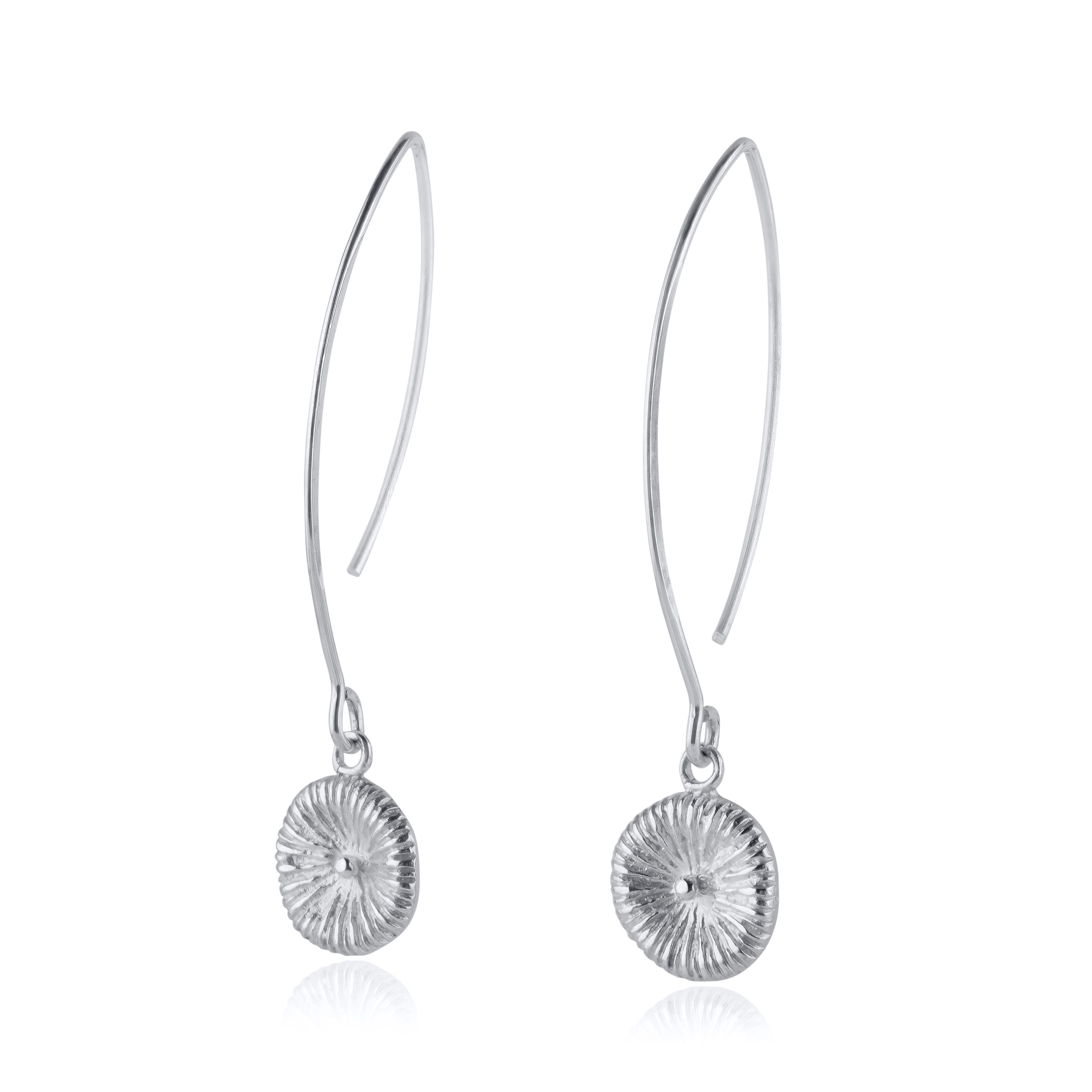 Knappkorall örhängen i silver, lång krok