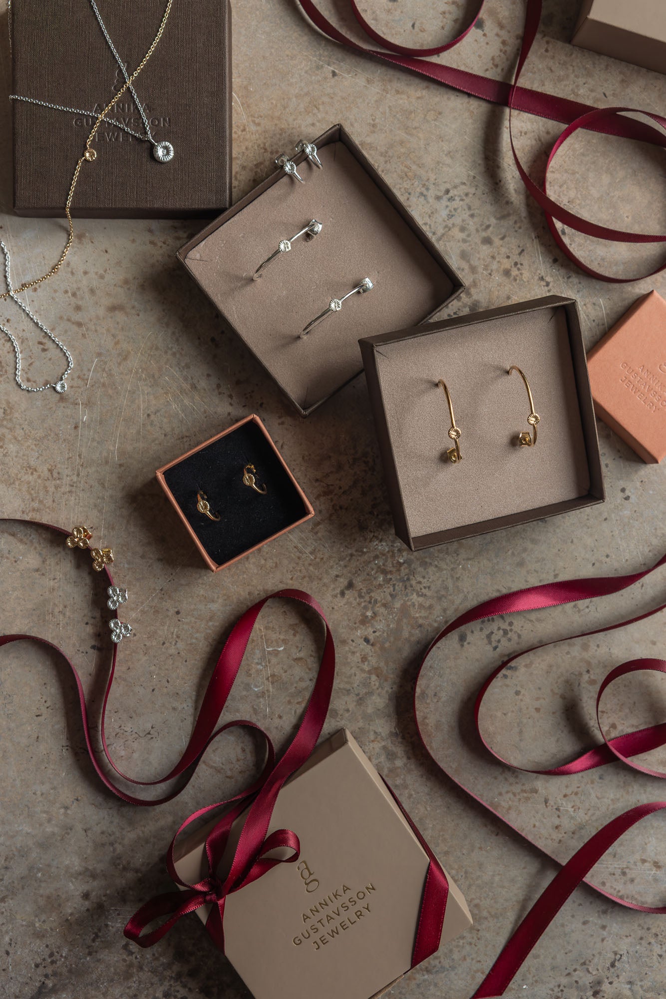 Weihnachtsset – Ohrstecker mit Korallenmotiv – Creolen (klein &amp; groß) – 18 Karat Gold