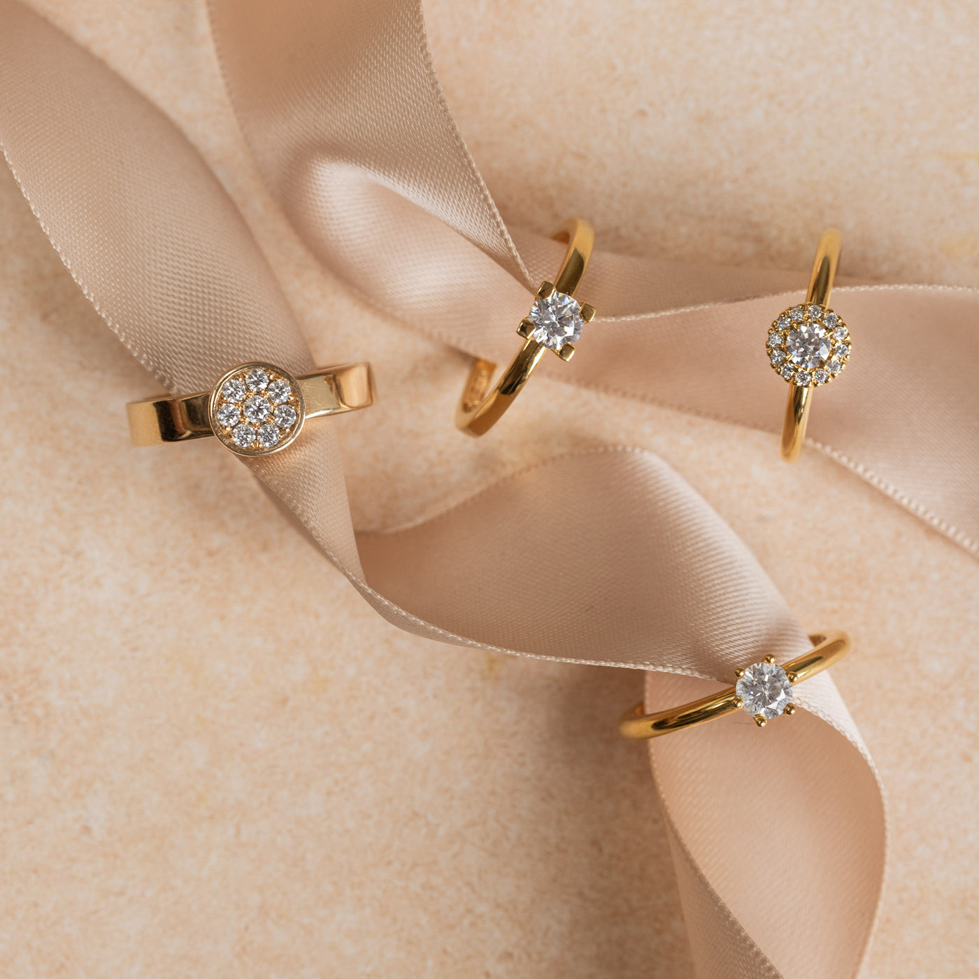 Själsö – Schmaler Solitärring aus 18 Karat Gold mit Diamanten im Brillantschliff
