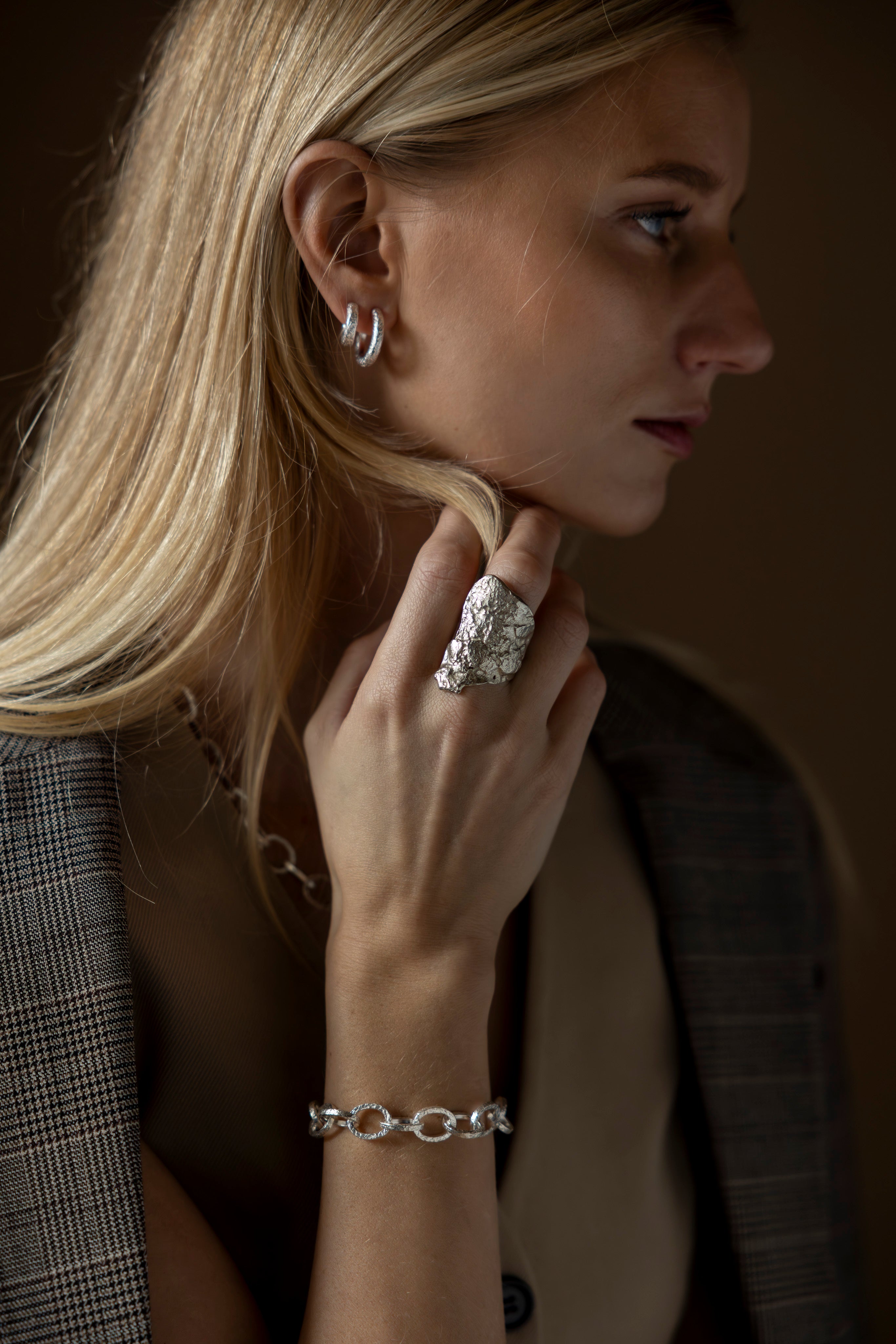 KARG – Ohrring C-Hoop klein