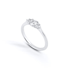 Großer Stein mit 6 kleinen Steinen