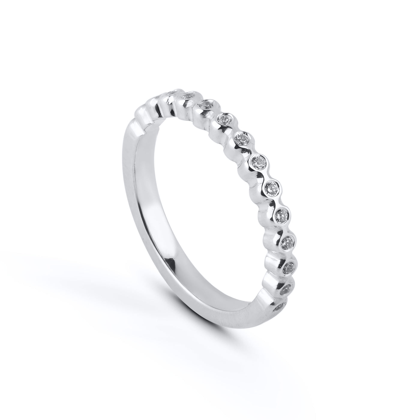 Schlichter Ring mit schwarzem Stein