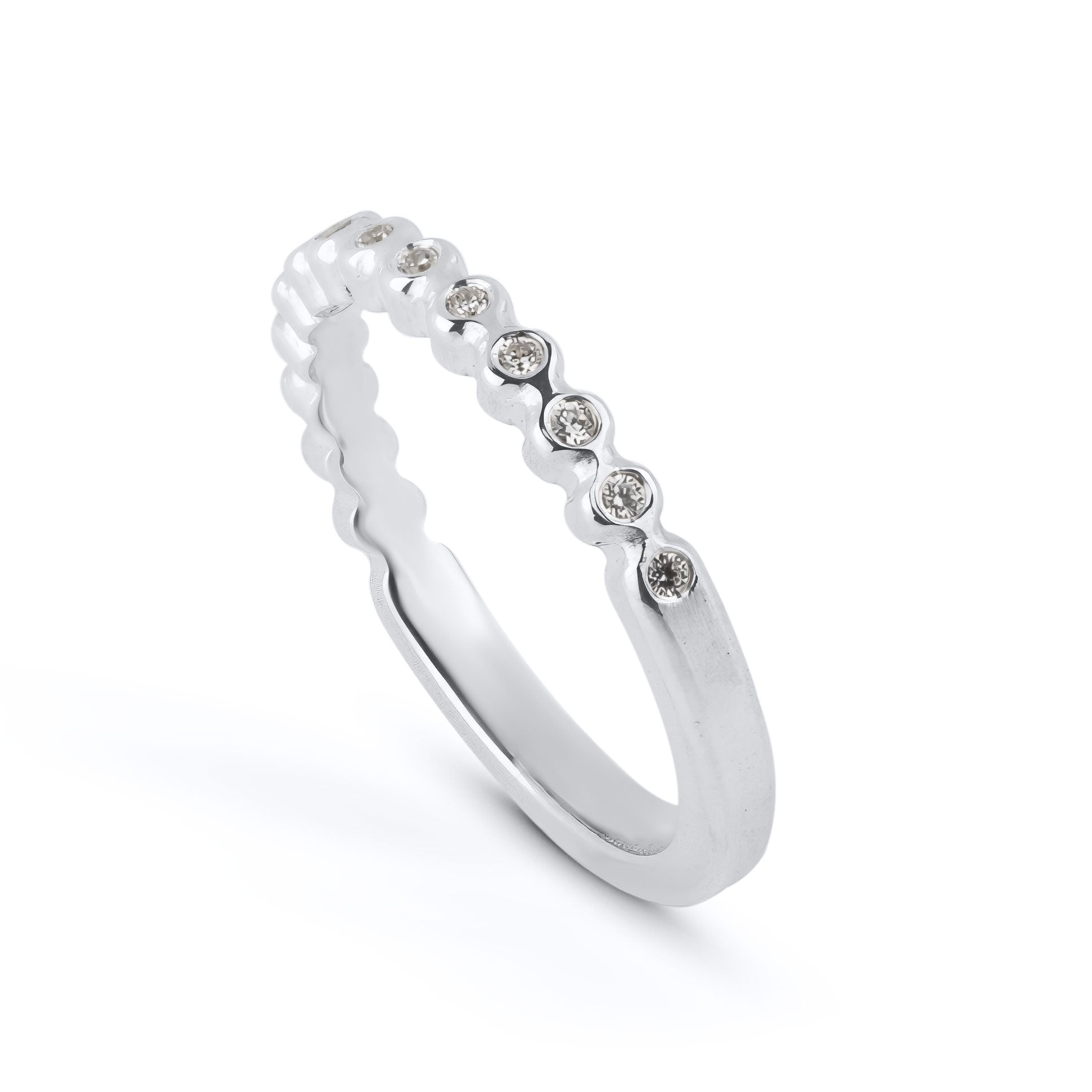 Schlichter Ring mit schwarzem Stein