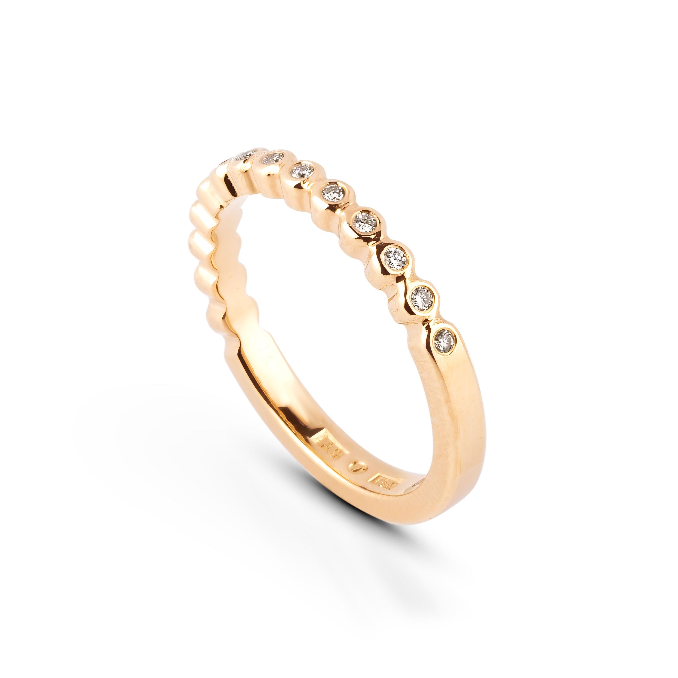 Schlichter Ring mit schwarzem Stein