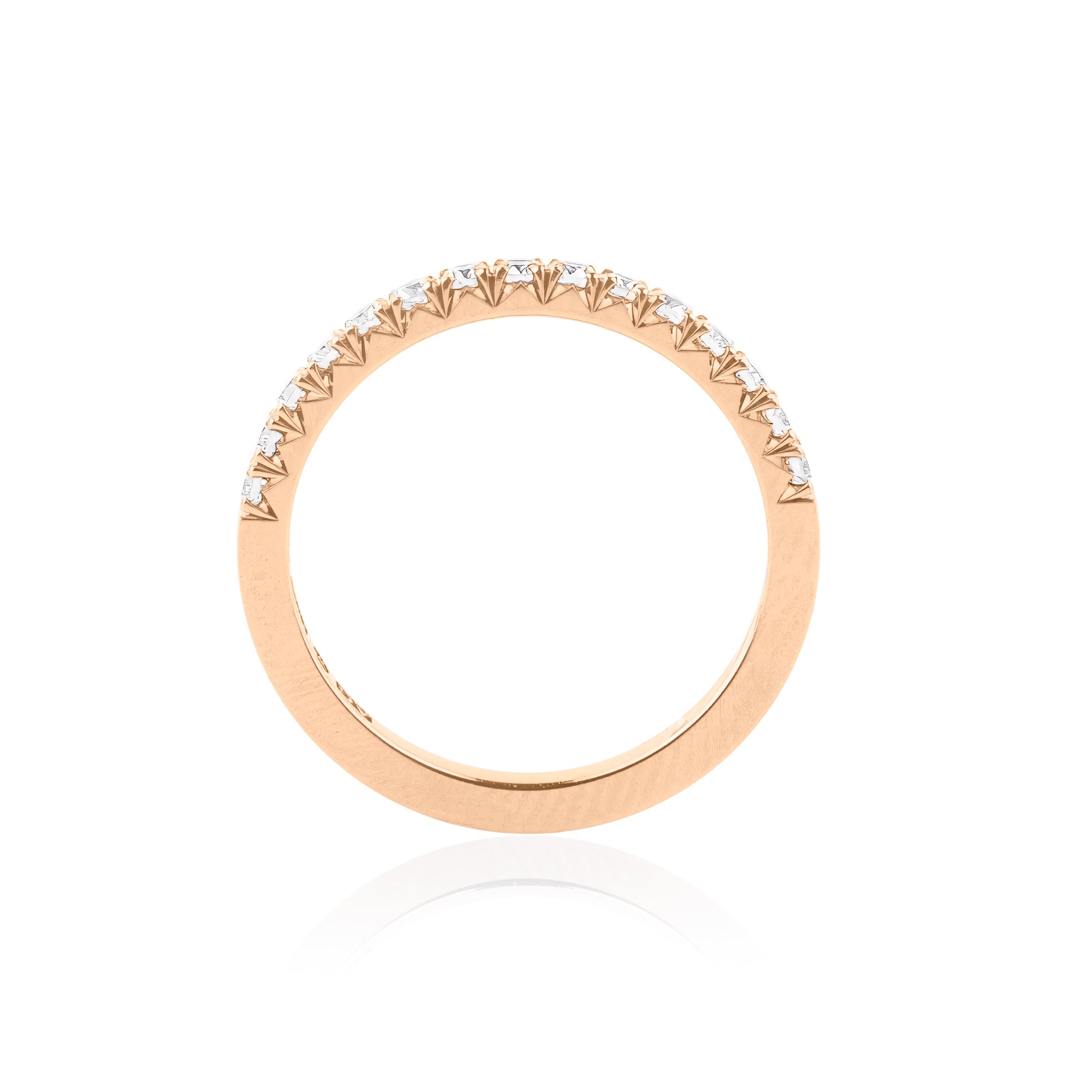 Grynge – Eleganter Ring aus 18 Karat Gold mit Diamanten in Fishtail-Fassung