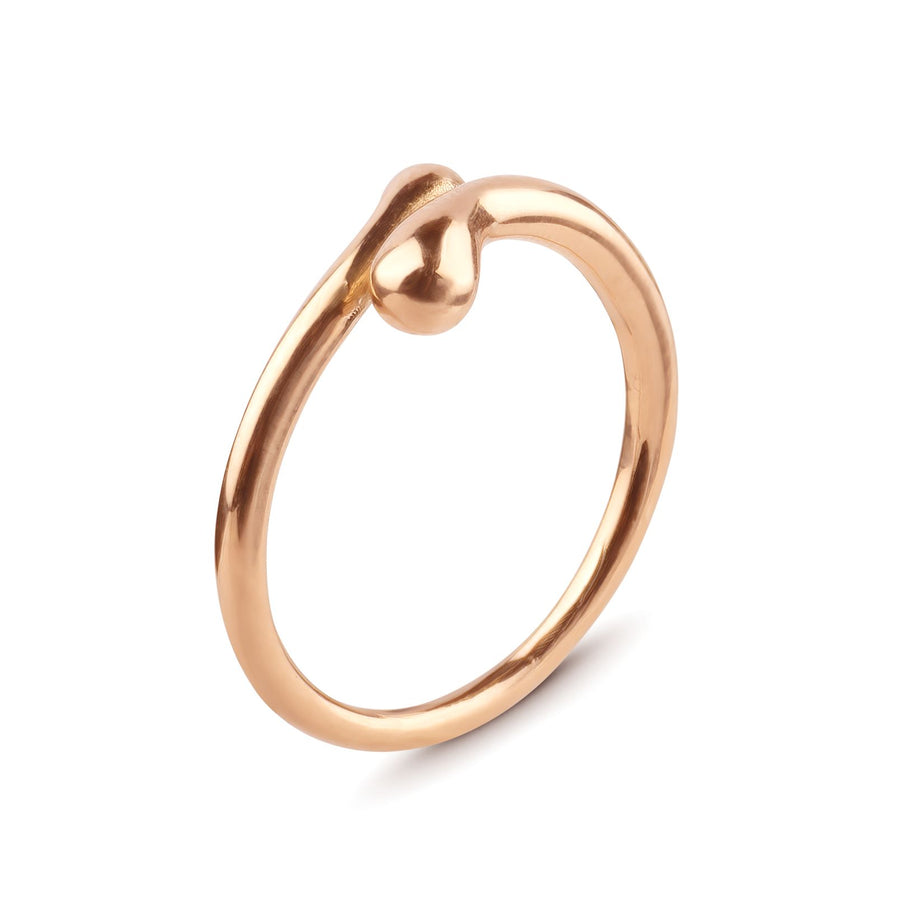 Got Your Back ring i 18k guld, elegant och liten design.